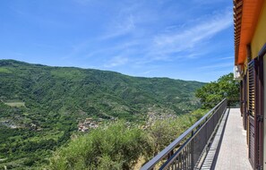 Property grounds - 2 bedroom beautiful home in Sinagra (Sinagra)