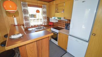 Réfrigérateur, plaque de cuisson, lave-vaisselle, cafetiÚre/bouilloire