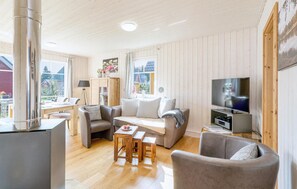 Fernseher, Kamin, Stereoanlage