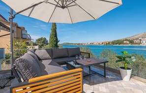 Terrace/patio - Lovely home in Grebastica with WiFi (Grebastica)