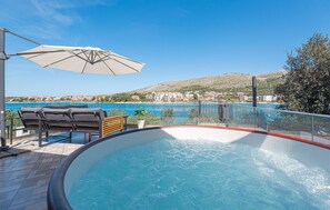 Terrace/patio - Lovely home in Grebastica with WiFi (Grebastica)