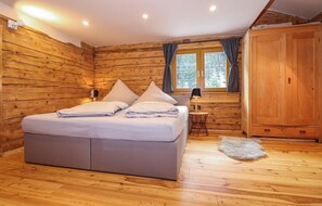 4 chambres, lit parapluie, Wi-Fi gratuit, draps fournis