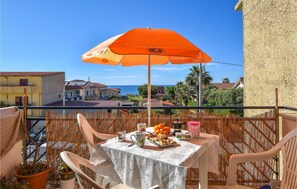 Outdoor dining - 2 bedroom nice apartment in Trappeto (Trappeto)