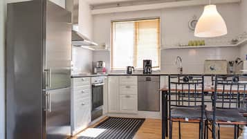 Refrigerador, horno, placa de cocina, lavavajillas