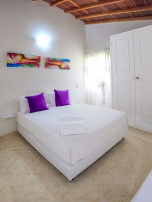 3 bedrooms, desk, iron/ironing board, free WiFi