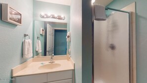 Combined shower/bathtub, hair dryer, towels, soap