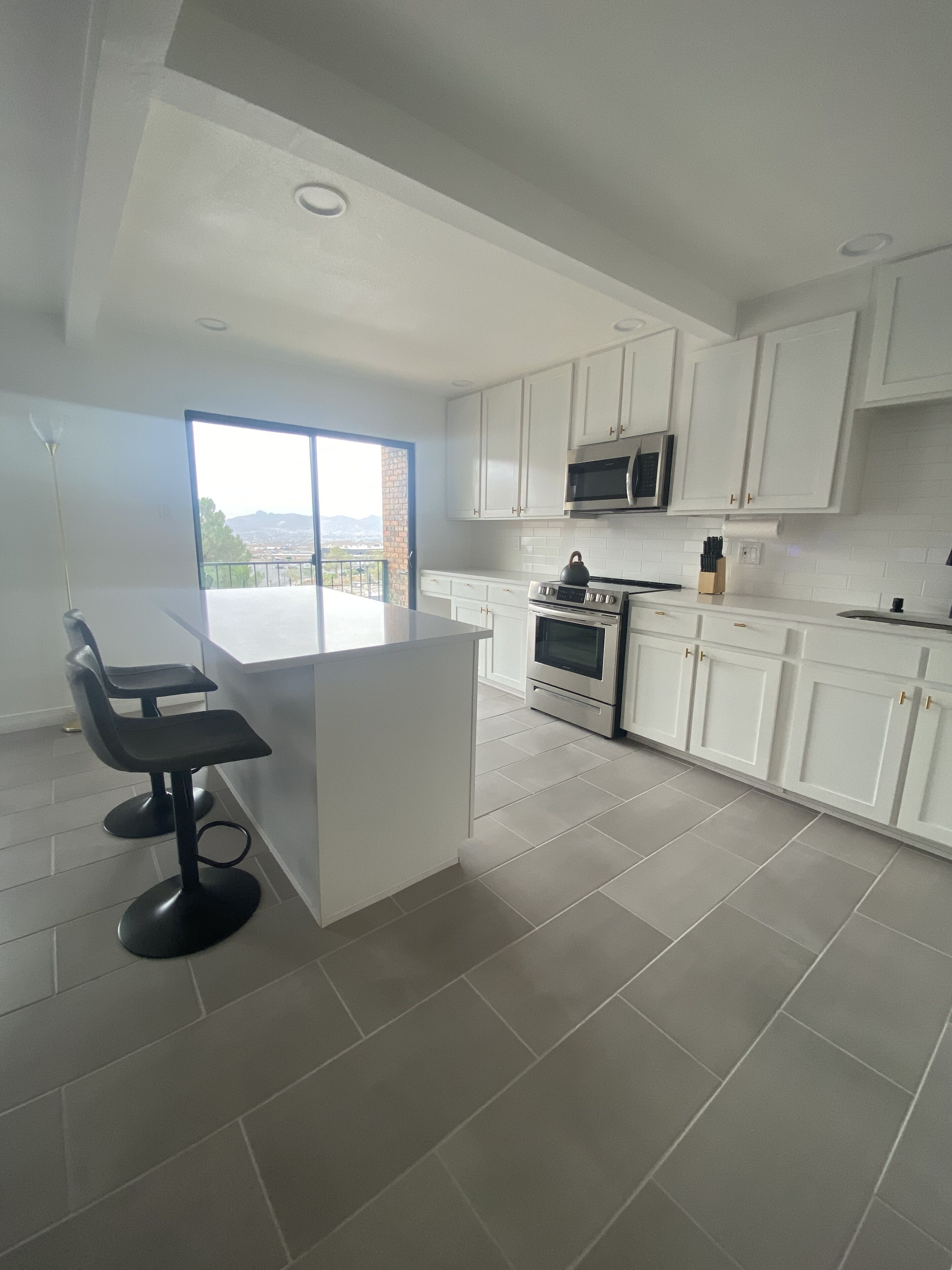 Beautiful Condo with Great views