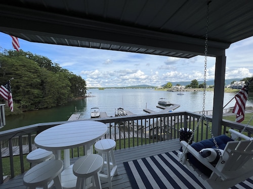 Charming Lakefront Condo at Bernard's Landing, only steps from the shore!