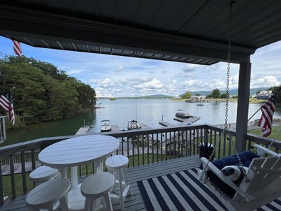 Charming Lakefront Condo at Bernard's Landing, only steps from the shore!
