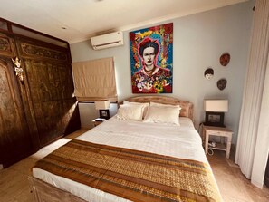 1 bedroom, bed sheets