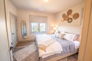 2 Schlafzimmer, Schreibtisch, Bügeleisen/Bügelbrett, WLAN