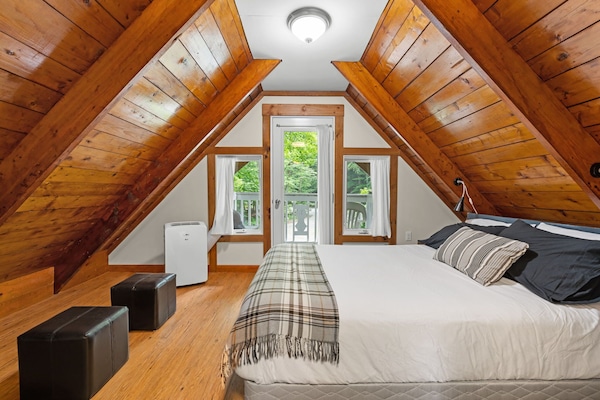 2 soverom, skrivebord, strykejern/-brett og wi-fi (inkludert)