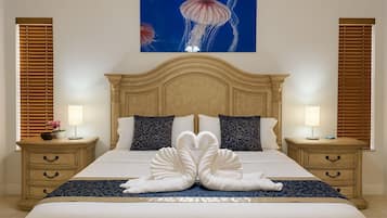 5 多间卧室、客房内保险箱、办公桌、熨斗/熨衣板