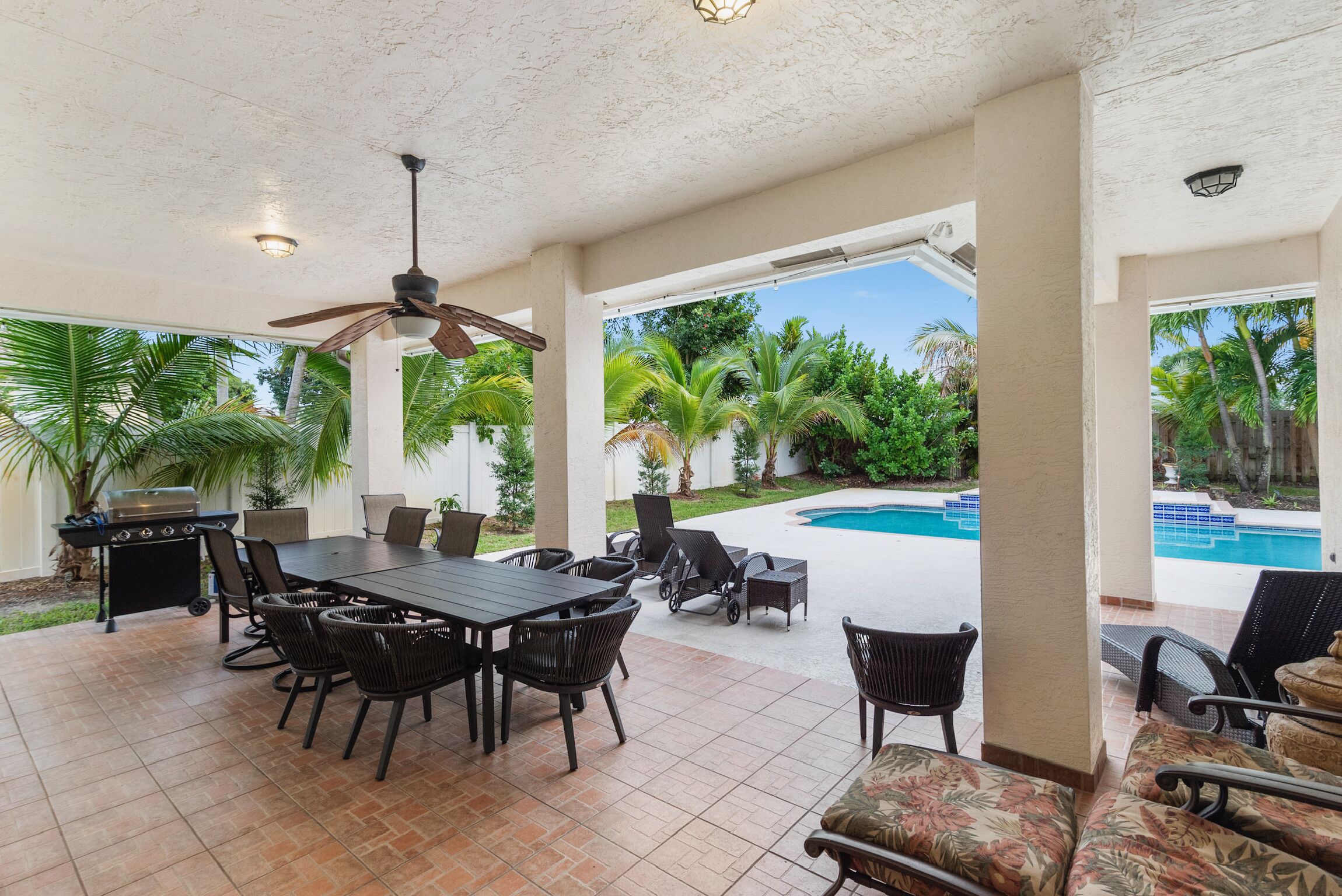 Piscina all'aperto, una piscina riscaldata