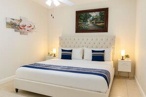 5 bedrooms, in-room safe, desk, iron/ironing board - FLORIDA PALMS- 5BR HOME 3 MILES TO BEACH - PRIVATE POOL & HOT TUB (Lake Worth)