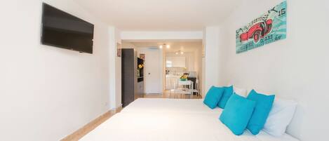 1 sovrum, skrivbord, strykjärn/strykbräda och gratis wi-fi