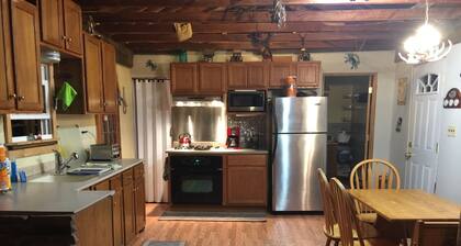 Cozy Remote Lake House on Middle Lake