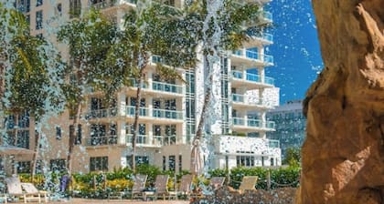 NEWLY RENOVATED 2bd at the Palm beach Marriott Singer island beach resort