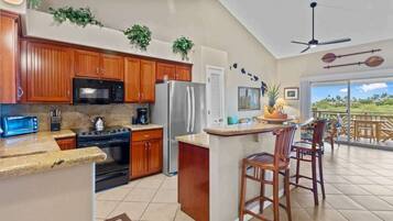 Fridge, microwave, stovetop, dishwasher