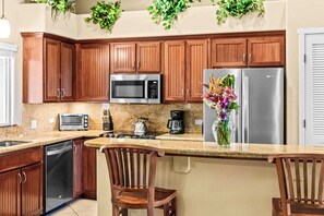 Fridge, microwave, stovetop, dishwasher