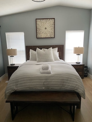 2 Schlafzimmer, Reisekinderbett, kostenloses WLAN, Bettwäsche