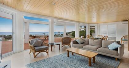 Sun, Sand, Beachside house with magical views.