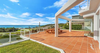 Sun, Sand, Beachside house with magical views.