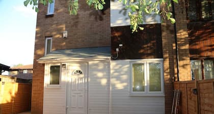 Budget Ensuite Room in Thamesmead