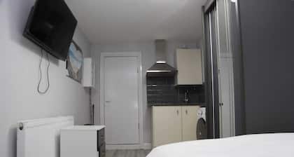Budget Ensuite Room Woolwich