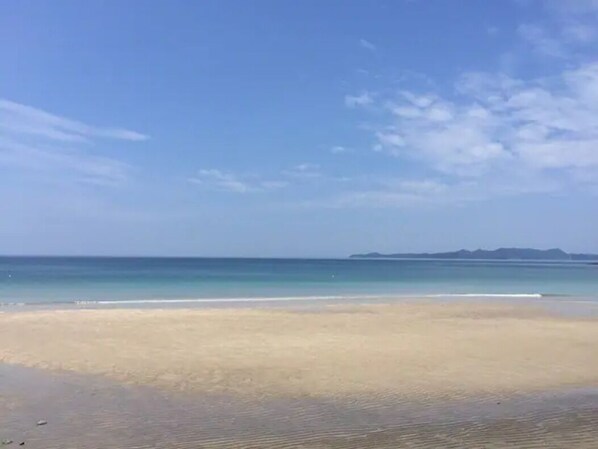 靠近海滩