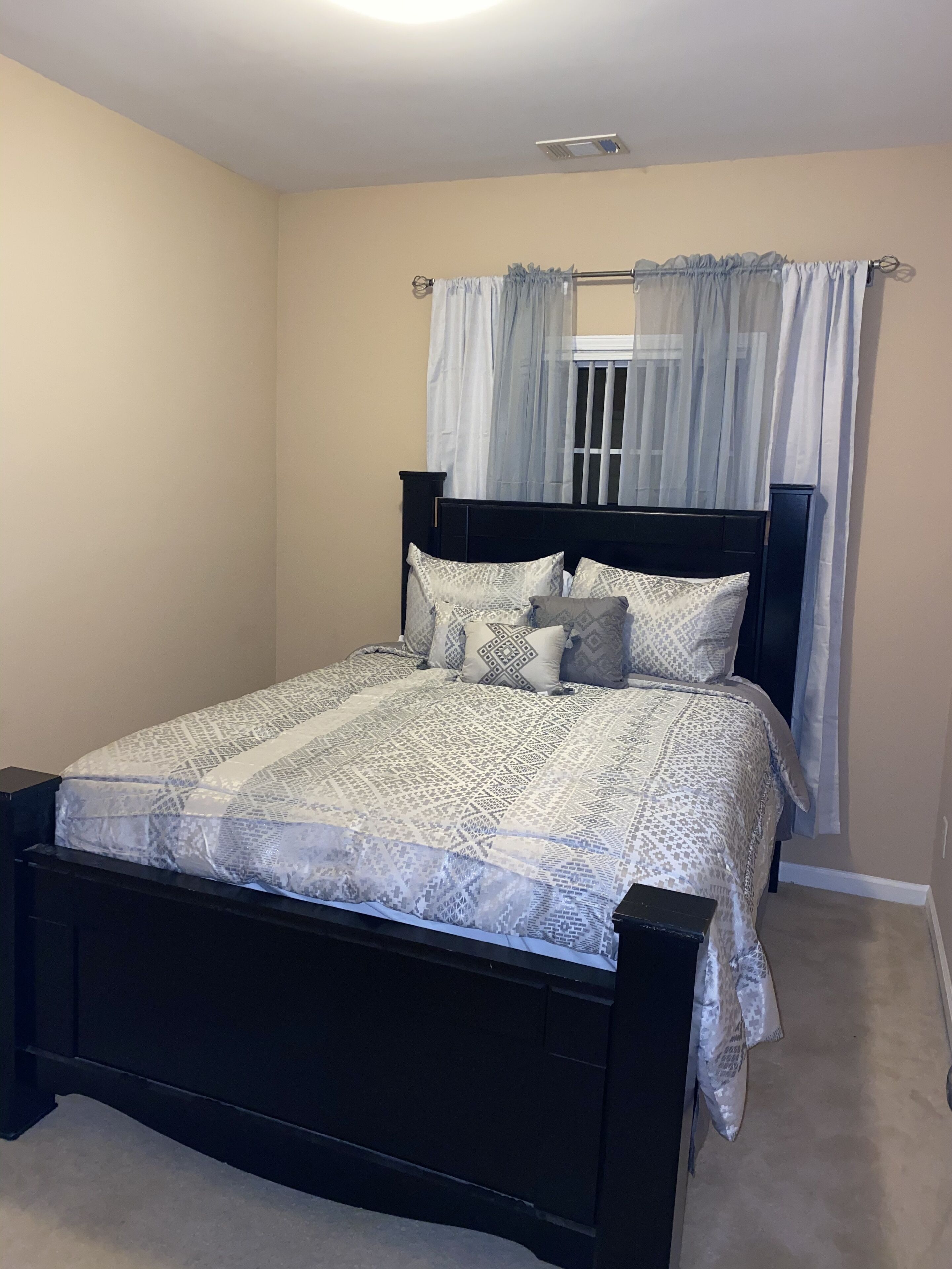 3 多间卧室、办公桌、熨斗/熨衣板、旅行婴儿床