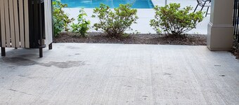 Only 2 miles from shopping, banking, food, entertainment,15 to downtown Atlanta