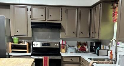 New! Country Getaway on 5 acres 4 bedroom 2 bath house