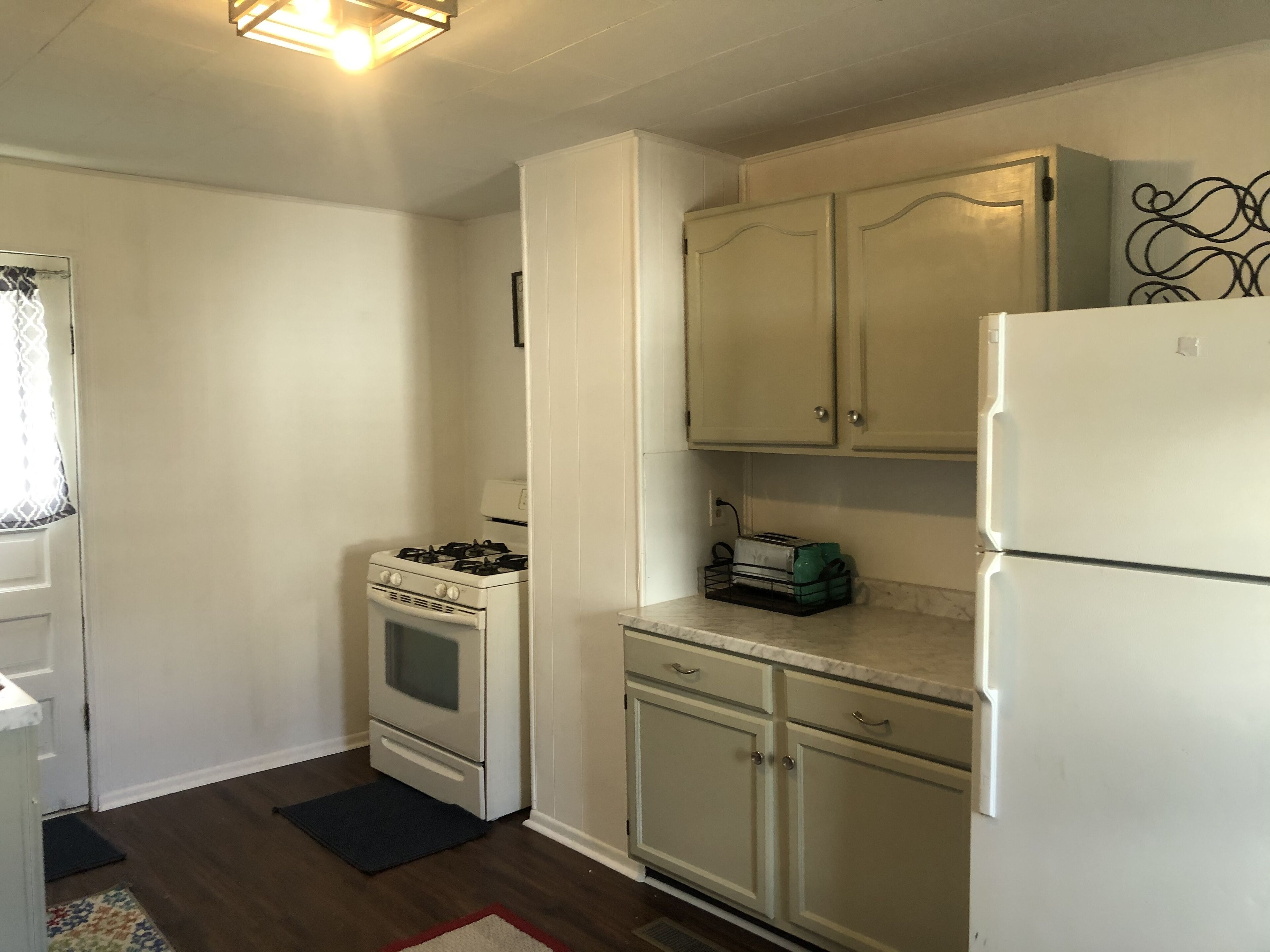 Welcome to the cozy & cute Foxie Roxie