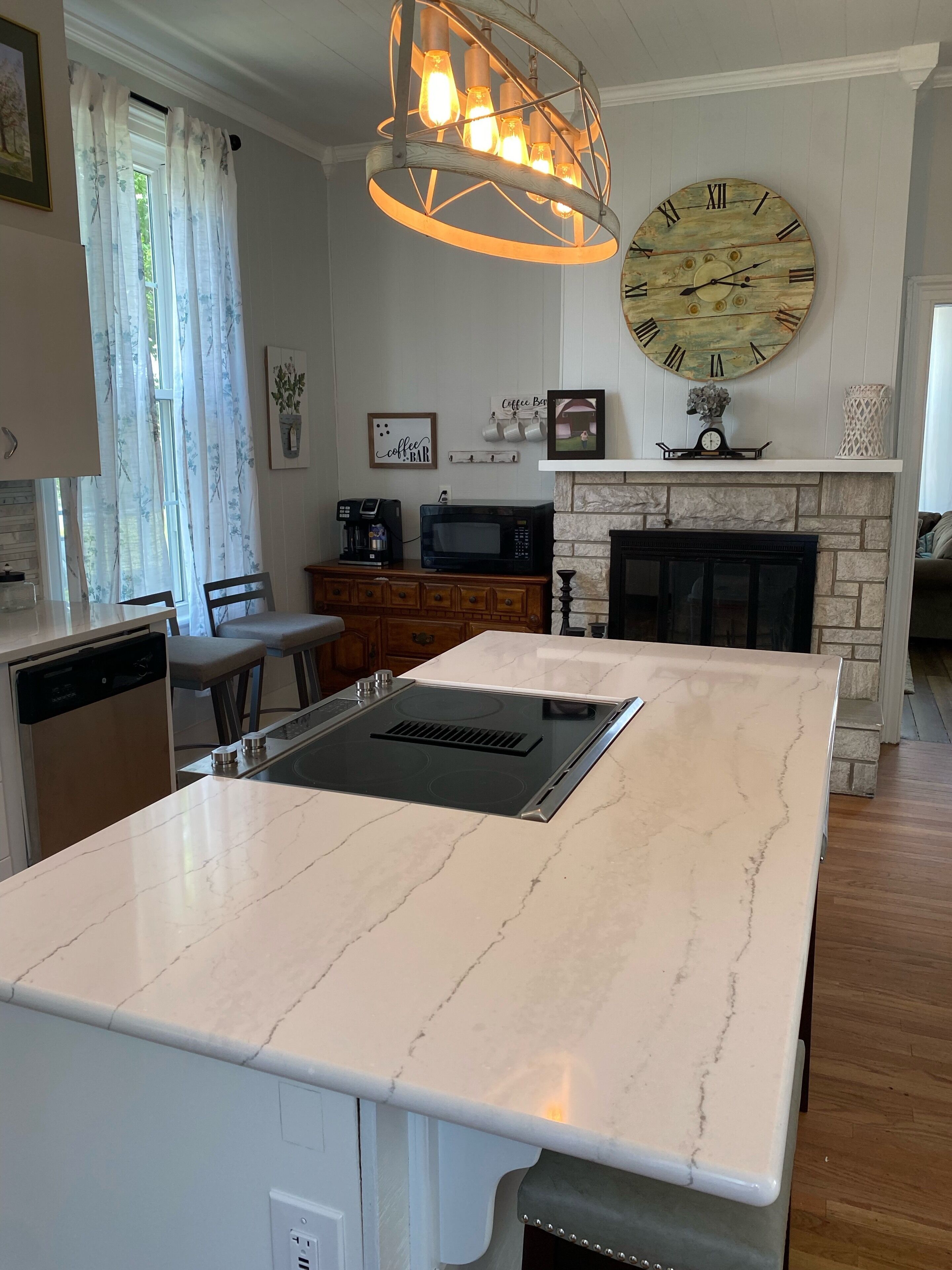 ثلاجة، ميكروويف، فرن، موقد طهي مسطح