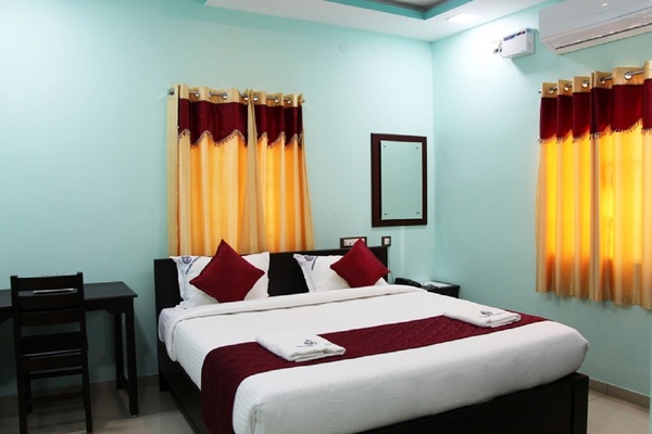 Executive Triple Room | Egyptian cotton sheets, premium bedding, in-room safe