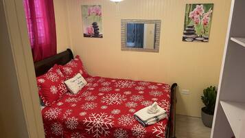 1 bedroom, desk, iron/ironing board, free WiFi