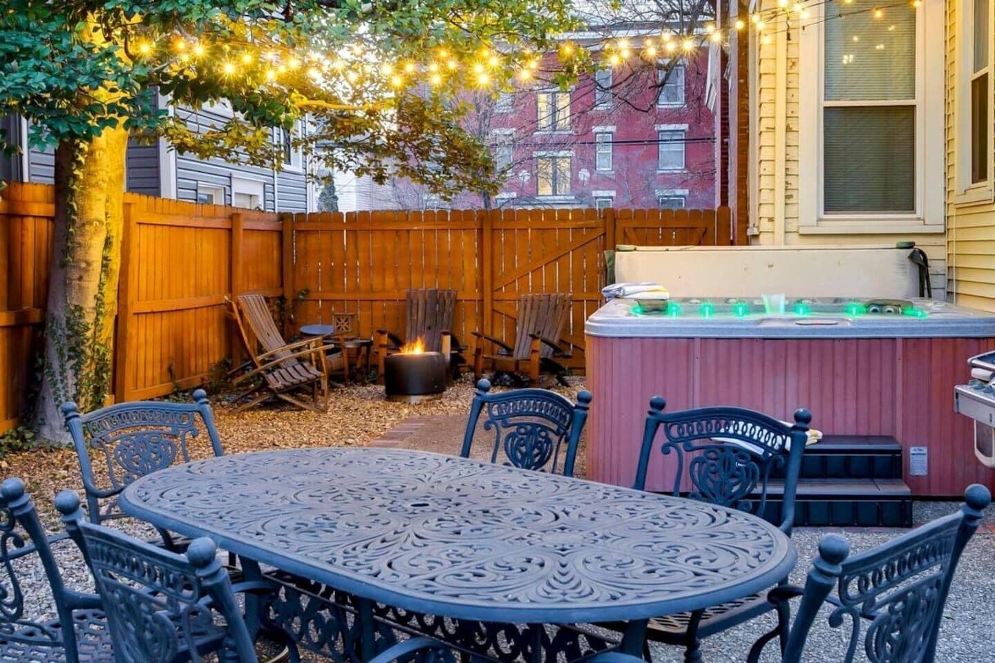 屋外ダイニングエリア