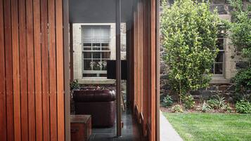 Deluxe House | Garden view