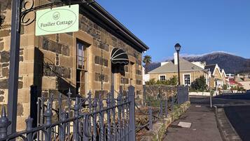 Bagian depan properti