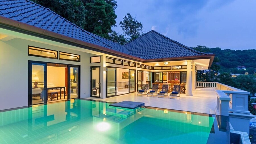 Luxury Beachfront Tai Pan Villa