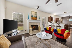 Fernseher, Kamin, Netflix, Streaming-Dienste