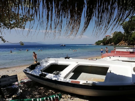 Una spiaggia nelle vicinanze. Eleni Villa II for 6-7 pers.- Mais. house - in Horto Pelion