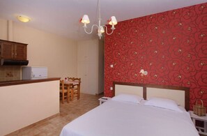 1 bedroom, iron/ironing board, WiFi, bed sheets