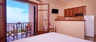 House in Lefokastro - in front of the beach + Wi-Fi #5