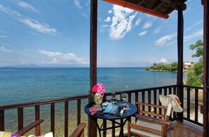 屋外ダイニングエリア