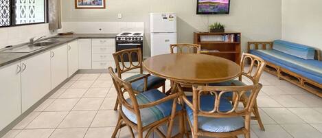 Fridge, microwave, stovetop, toaster