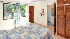 1 bedroom, bed sheets