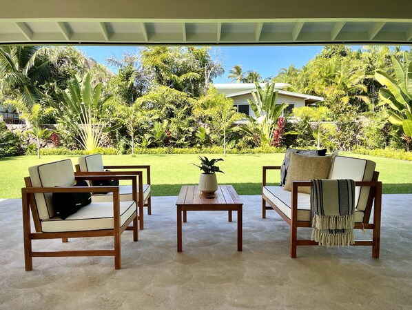Terrace/patio - Kolea Landing Modern Beach House w/ Double Suite and Third Bedroom Option (Kailua)