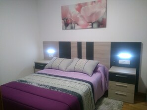 2 quartos, ferros/tábuas de passar roupa, Wi-Fi, roupa de cama